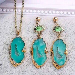 Boho Gold Plated Emerald Resin Necklace Earrings Matching Set